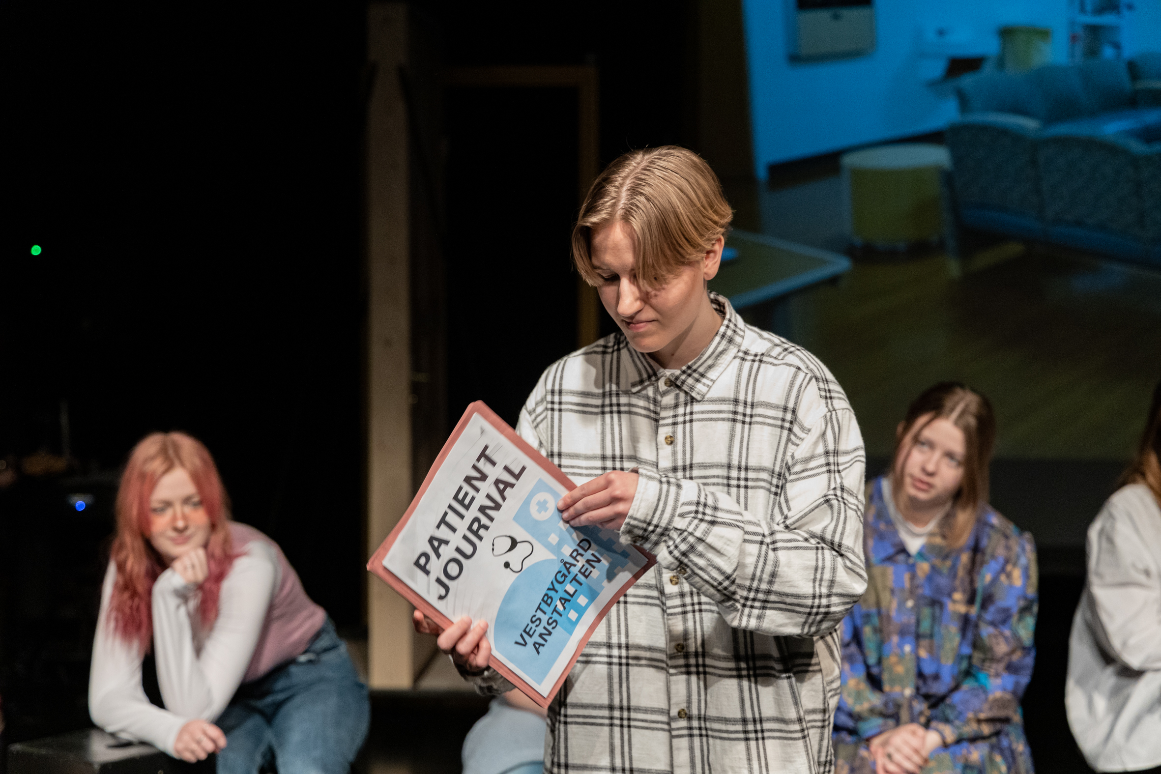 Billede af elever under fremførelsen af UCVs årlige musical 