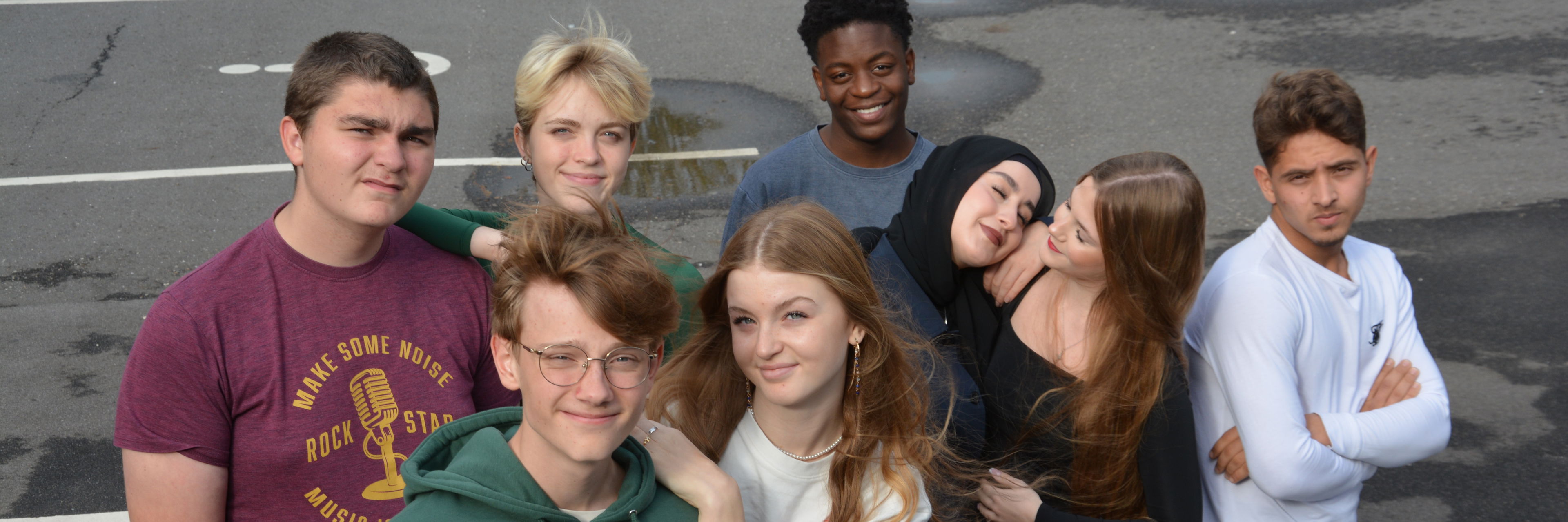 Gruppebillede af 8 elever fra UCV